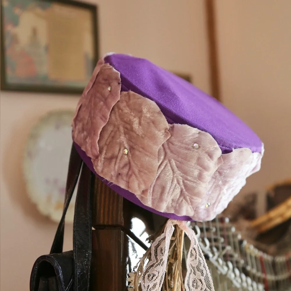 Vintage 60s Pillbox Hat Purple Lavender Velvet Rhinestone Leaves - Picture 2 of 7